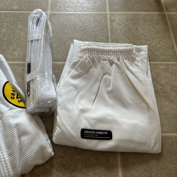 Kids White Martial Arts Shirt - Picture 6 of 9